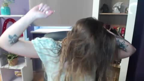 Z O E Y online show from February 2025 08:55:02 AM