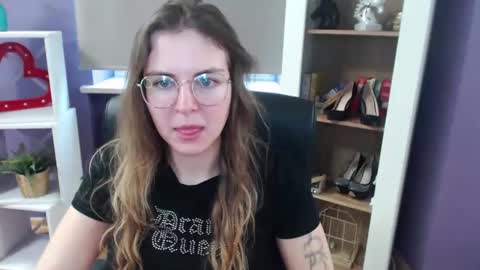 Z O E Y online show from March 2025 08:49:02 AM