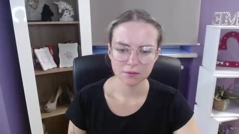 Z O E Y online show from September 2025 04:48:02 AM