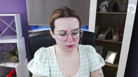 Z O E Y online show from April 2026 04:40:01 AM