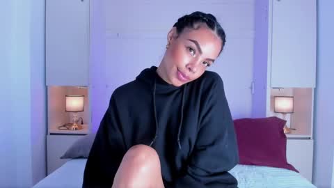 Snapshot of blackywhiite chatting on October 2025 04:33:02 AM GRACE online show from October 2025 04:33:02 AM