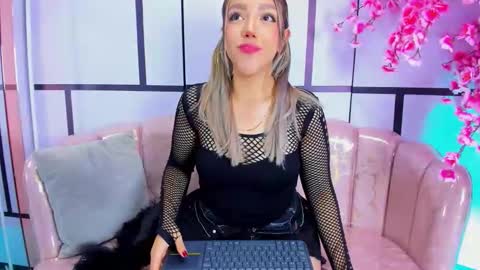 Snapshot of blairjones_ chatting on September 2025 12:29:02 PM blairjones_ online show from September 2025 12:29:02 PM