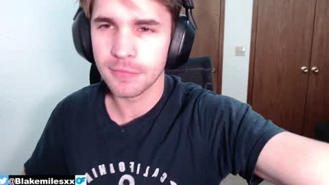 Snapshot of blakemiles2 chatting on December 2024 07:39:02 AM Blake Miles online show from December 2024 07:39:02 AM