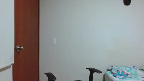 Snapshot of blakeshatter chatting on January 2025 11:34:02 PM blakeshatter online show from January 2025 11:34:02 PM