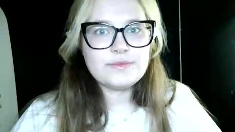 blesskitty_ online show from September 2025 01:12:01 PM