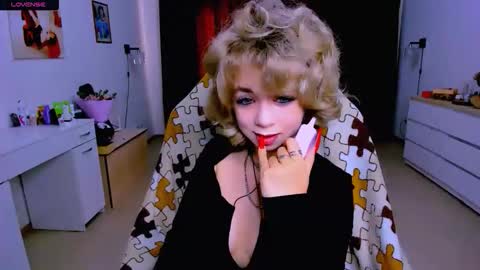 Nicole online show from September 2025 05:39:02 AM