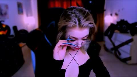 Snapshot of blinkofeyess chatting on October 2025 07:07:02 AM Nicole online show from October 2025 07:07:02 AM