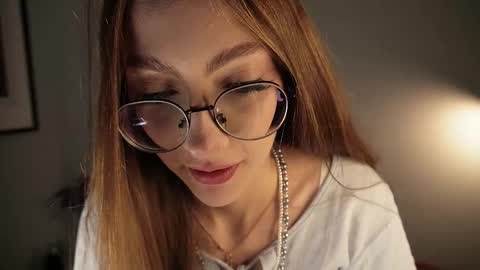 Snapshot of blissence chatting on September 2025 04:52:02 PM LiLy online show from September 2025 04:52:02 PM