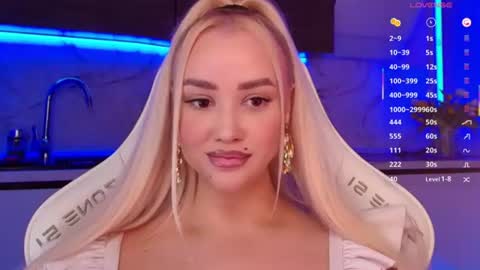 Snapshot of blond_diamond chatting on July 2026 03:34:01 AM Lana online show from July 2026 03:34:01 AM
