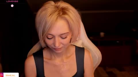 blond_ice_ann online show from April 2026 09:56:02 PM