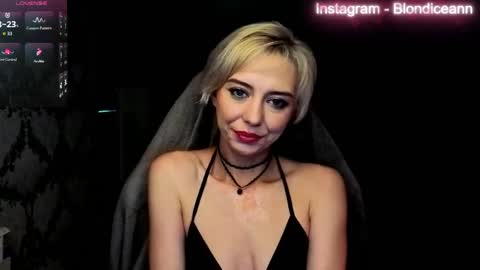 Snapshot of blond_ice_ann chatting on June 2026 06:31:01 AM blond_ice_ann online show from June 2026 06:31:01 AM