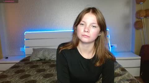 Snapshot of blonda_shy chatting on October 2025 02:49:01 PM Sophie online show from October 2025 02:49:01 PM