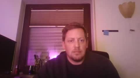 blonde32m online show from November 2025 04:53:02 PM