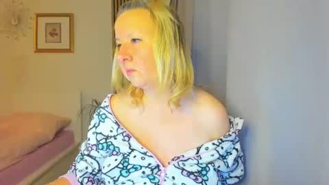 Nicole online show from January 2025 04:13:01 PM