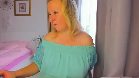 Nicole online show from January 2025 09:23:02 AM