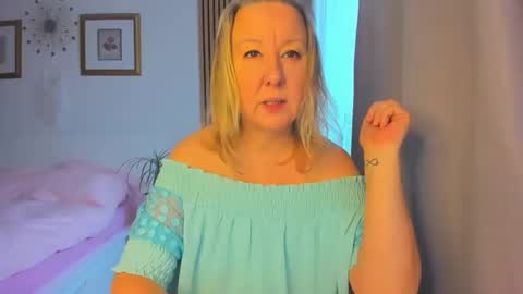 Nicole online show from January 2025 10:27:02 AM