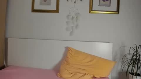 Nicole online show from November 2025 05:07:01 AM