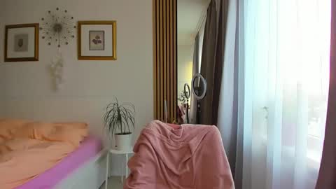 Nicole online show from February 2026 06:52:02 AM