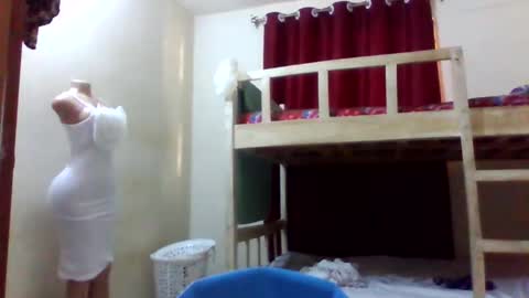 blonde_barby online show from November 2025 05:40:02 AM