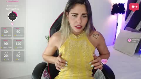 Snapshot of blonde_cat1515 chatting on March 2025 03:45:01 AM alejandra online show from March 2025 03:45:01 AM