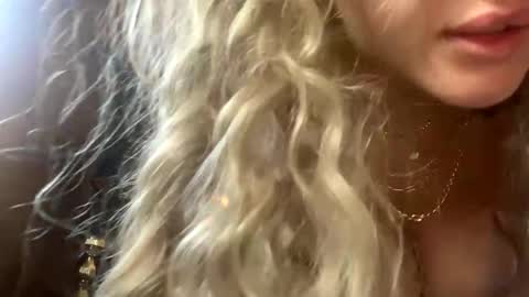 Snapshot of blonde_lover401832 chatting on October 2025 12:51:01 PM blonde_lover401832 online show from October 2025 12:51:01 PM