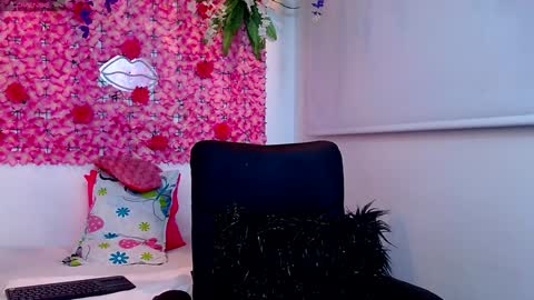 Snapshot of blonde_squirt_ chatting on January 2025 02:00:02 AM blonde_squirt_ online show from January 2025 02:00:02 AM