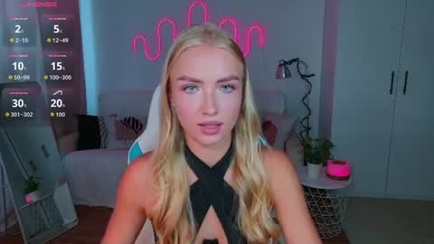 Snapshot of blonde_vibe chatting on July 2026 09:56:02 AM Nessa online show from July 2026 09:56:02 AM