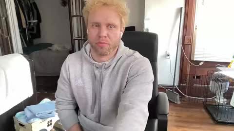 blondebluebear online show from February 2026 03:45:02 PM