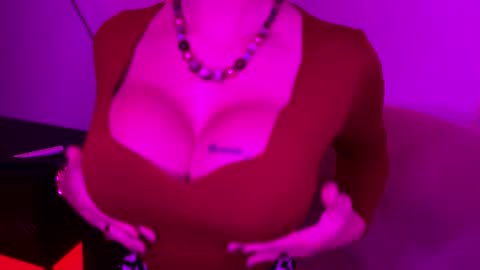 Snapshot of blondeshemale chatting on November 2025 01:44:02 PM blondeshemale online show from November 2025 01:44:02 PM