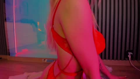 Snapshot of blondie_muller chatting on January 2025 02:18:02 AM blondie_muller online show from January 2025 02:18:02 AM