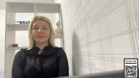 blondie_xoxoxo online show from October 2025 05:53:01 PM