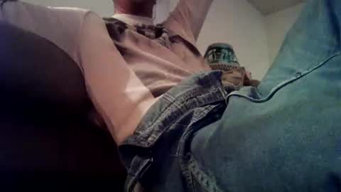 Snapshot of blondieblu89 chatting on December 2024 05:37:02 AM First Time College Boy online show from December 2024 05:37:02 AM