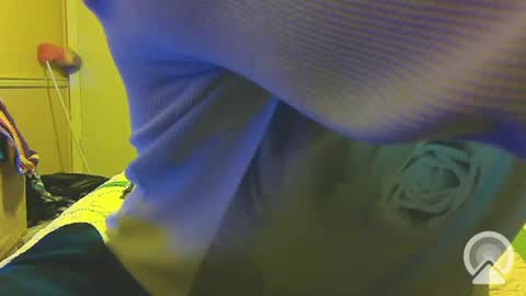 Snapshot of blondieblu89 chatting on February 2025 08:17:01 AM First Time College Boy online show from February 2025 08:17:01 AM