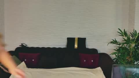 Kiki online show from April 2026 08:09:02 PM