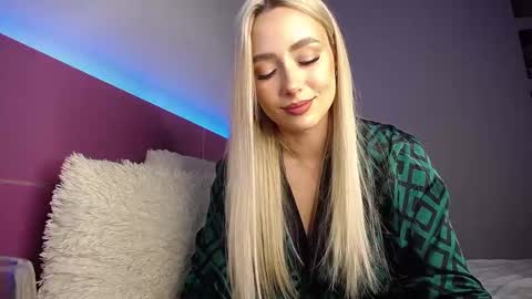 Anna online show from December 2024 07:14:01 PM