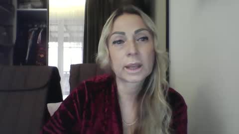 Iren online show from October 2025 12:23:02 PM