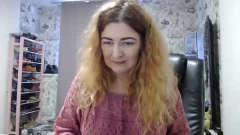 Snapshot of blondmilfs chatting on December 2024 10:13:01 AM BlondMILfs online show from December 2024 10:13:01 AM