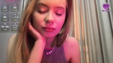 Snapshot of blondy_banny chatting on February 2026 01:16:02 AM Blondy bunny online show from February 2026 01:16:02 AM