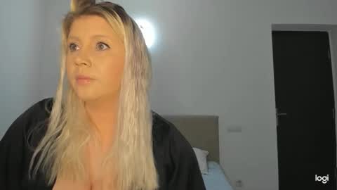 blondysarah online show from December 2025 09:11:01 PM