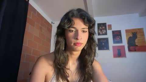 Bella Bloom ts online show from October 2025 02:08:02 AM
