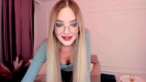 Snapshot of bloomingheart chatting on January 2025 08:56:01 PM Sophia online show from January 2025 08:56:01 PM