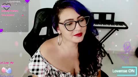 susan  online show from November 2025 04:23:02 AM