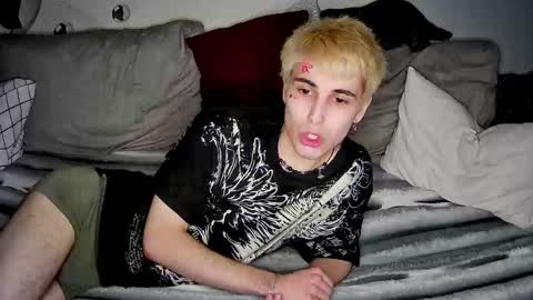 Snapshot of blue_w0rld chatting on March 2026 03:50:01 PM SONNYVAN online show from March 2026 03:50:01 PM