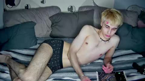 Snapshot of blue_w0rld chatting on March 2026 03:04:01 PM SONNYVAN online show from March 2026 03:04:01 PM