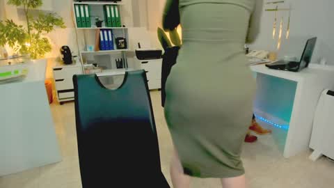 bluediamondsdreams online show from November 2025 04:40:02 PM