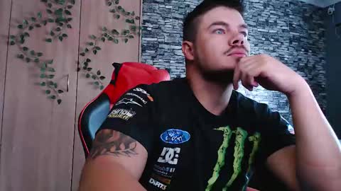 Snapshot of blueeyeboy0 chatting on November 2025 06:41:02 AM blueeyeboy0 online show from November 2025 06:41:02 AM