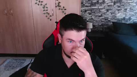 blueeyeboy0 online show from November 2025 07:08:01 AM