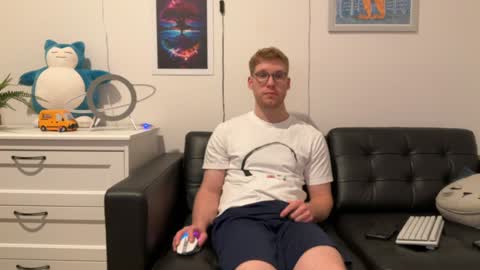 blueeyedtallguy online show from December 2024 10:50:01 PM