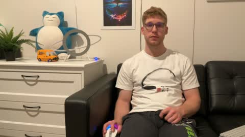 blueeyedtallguy online show from December 2024 04:40:01 AM