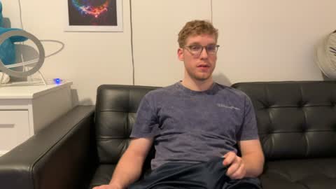 blueeyedtallguy online show from December 2024 10:59:01 PM